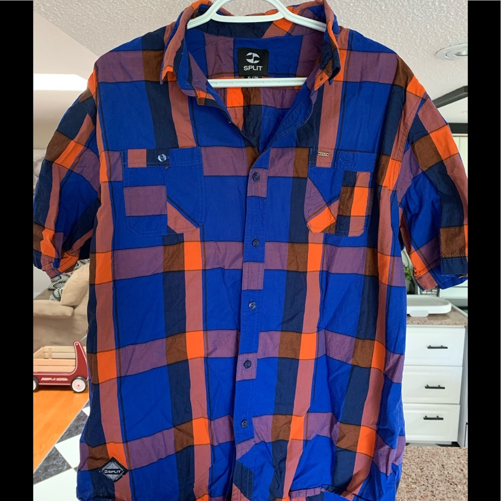 Men’s split short sleeve button up shirt